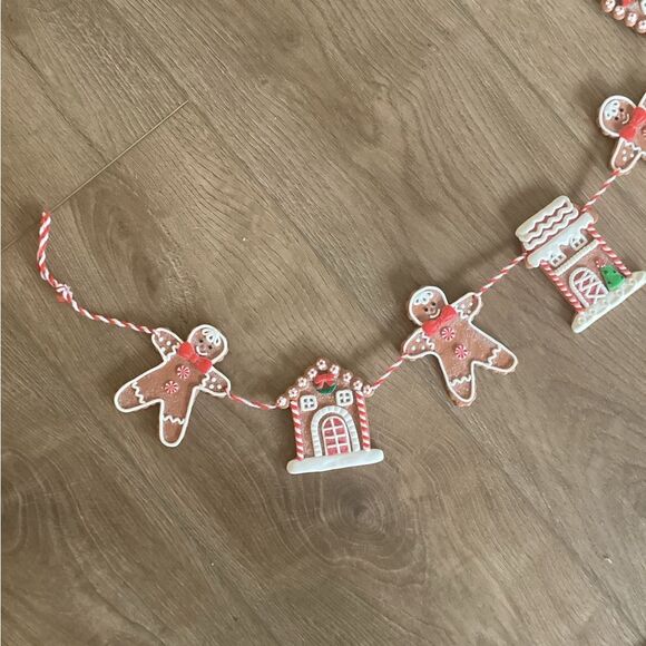Raz 30" Gingerbread Cookie Christmas Garland - Picture 5 of 5